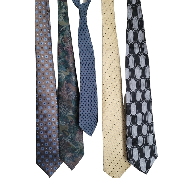 Bundle of Necktie in 5 Various Brands - Picture 1 of 3